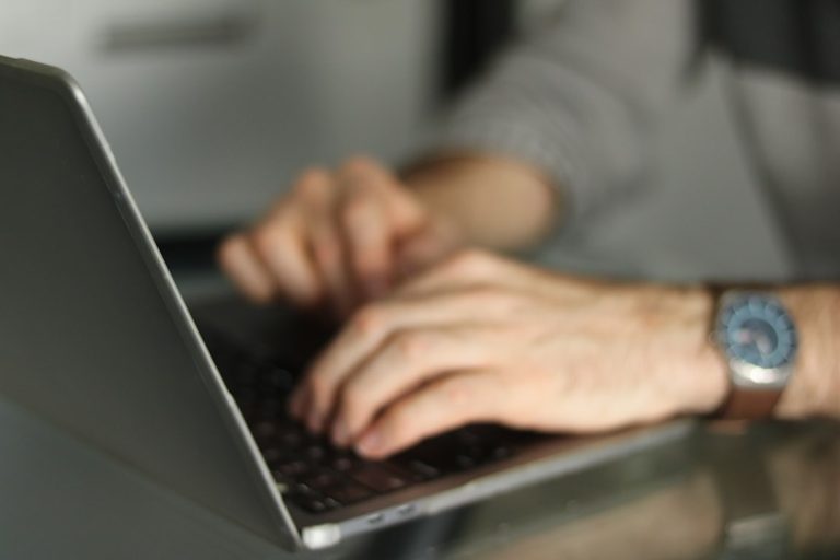 Как выбрать надежную фриланс-платформу: критерии, преимущества и почему XDBay выгоден для специалистов