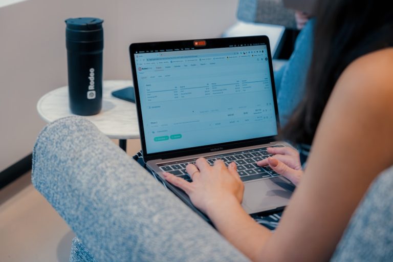 Как выбрать фриланс-платформу и успешно работать на удаленных вакансиях