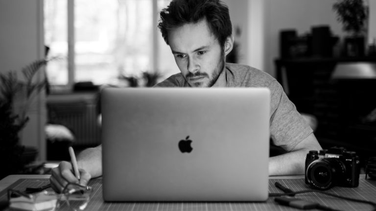 Как заработать на фрилансе через Telegram: лучшие каналы, безопасность и альтернативы биржам